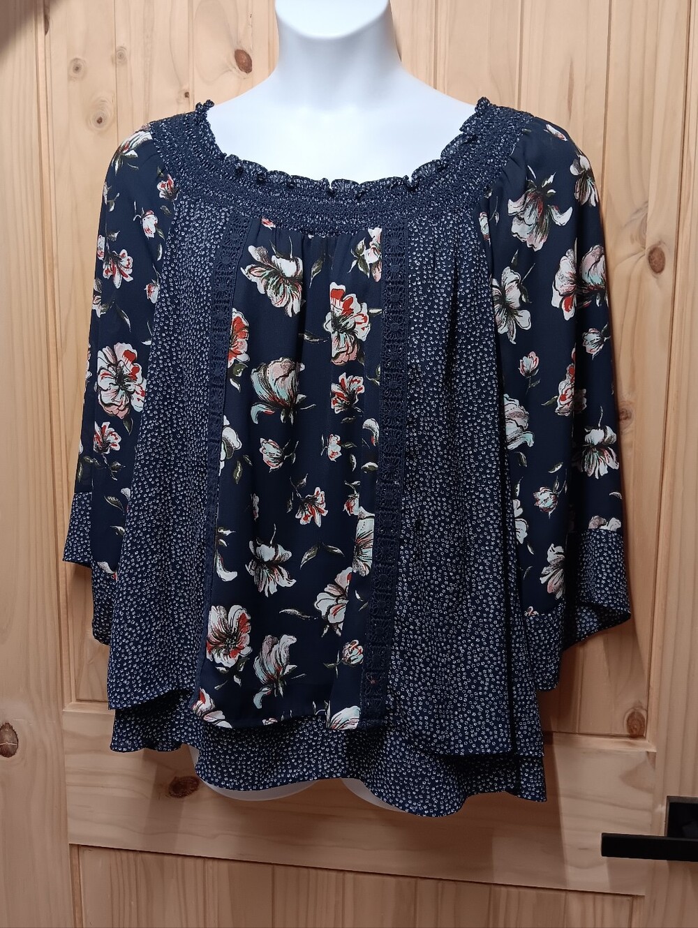 Avenue Women's Floral Peasant Top/ Boho Blouse